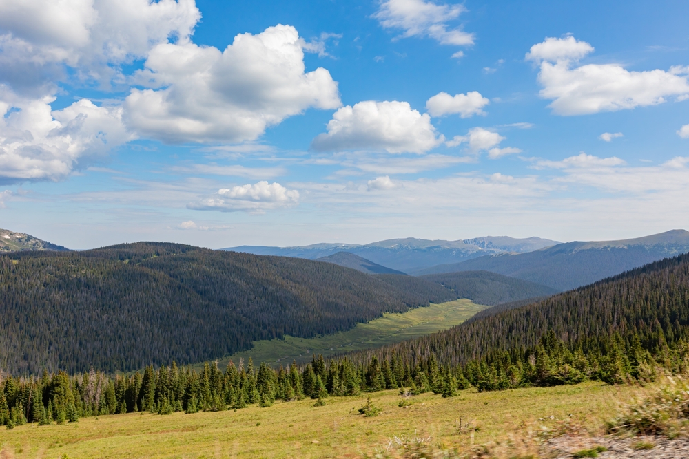 Superb,Landscape,Of,Alpine,Ridge,Trail,At,Rocky,Mountain,National