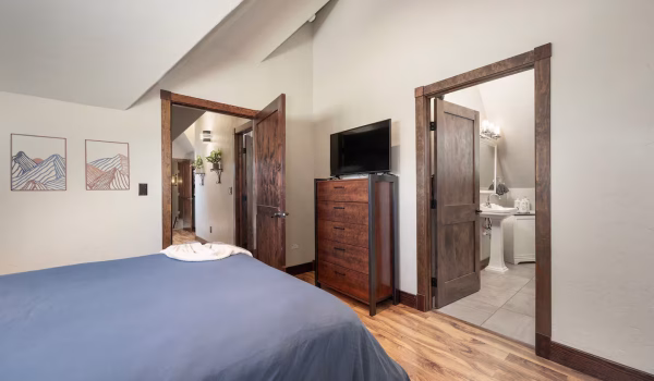 c94ca264-4636-4d7d-9596-f3b87c06a8a2